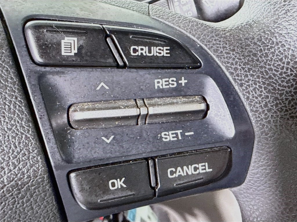 Used 2020 Hyundai Elantra SE FWD image 14