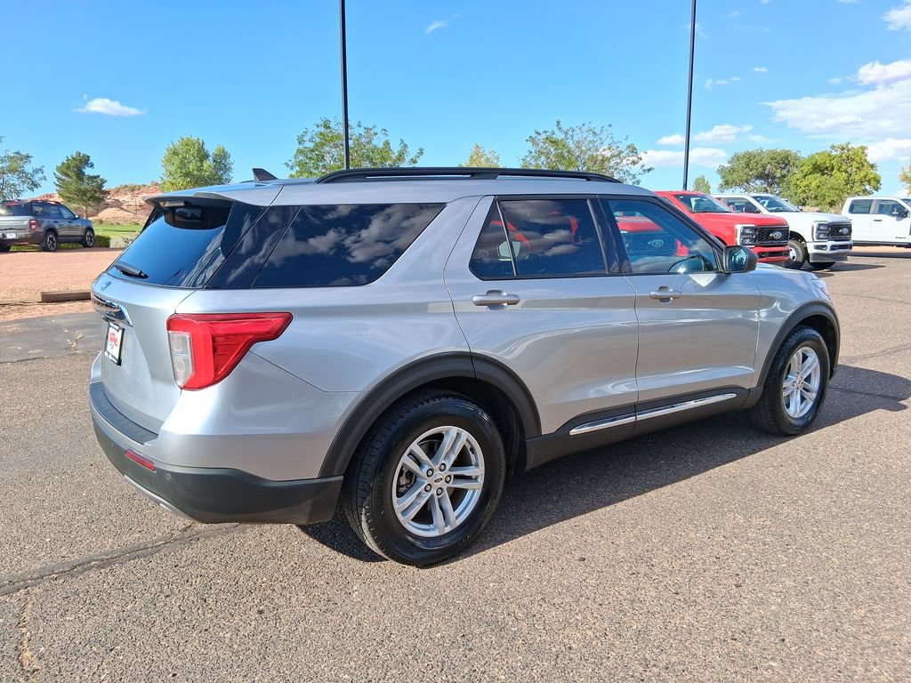 Used 2023 Ford Explorer XLT w/ Equipment Group 202A RWD image 5