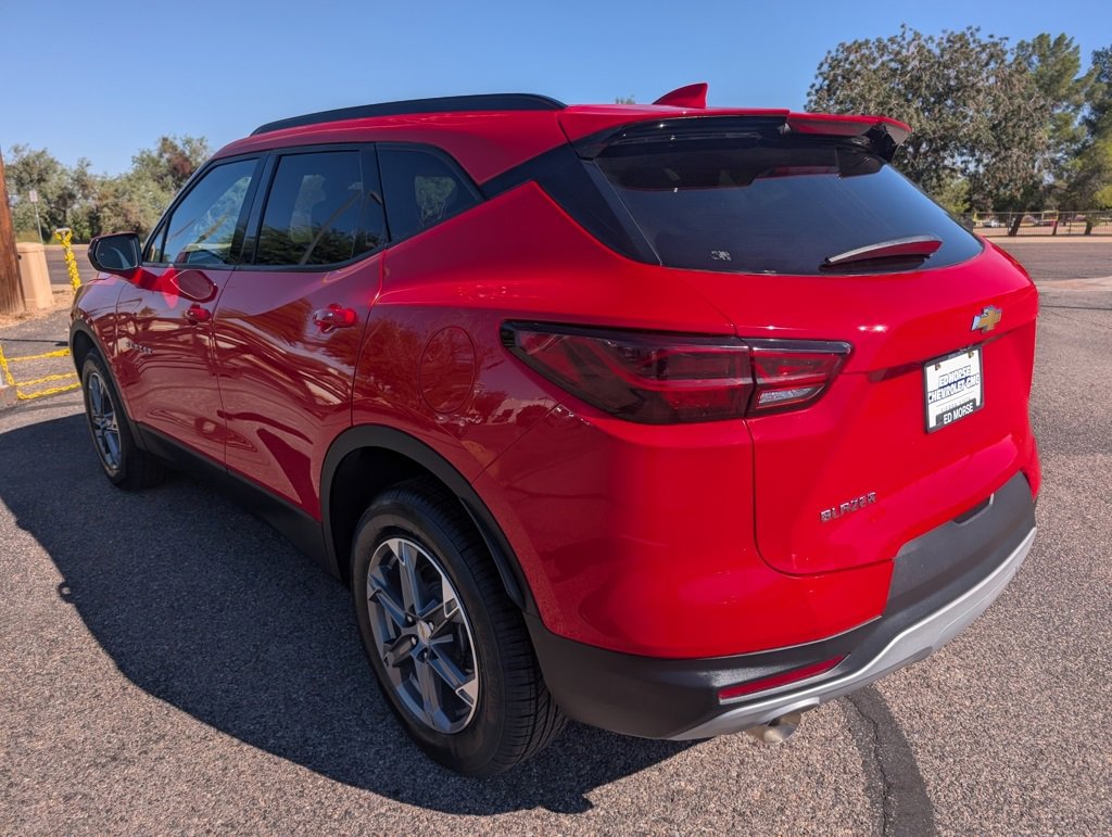 Used 2023 Chevrolet Blazer LT image 3