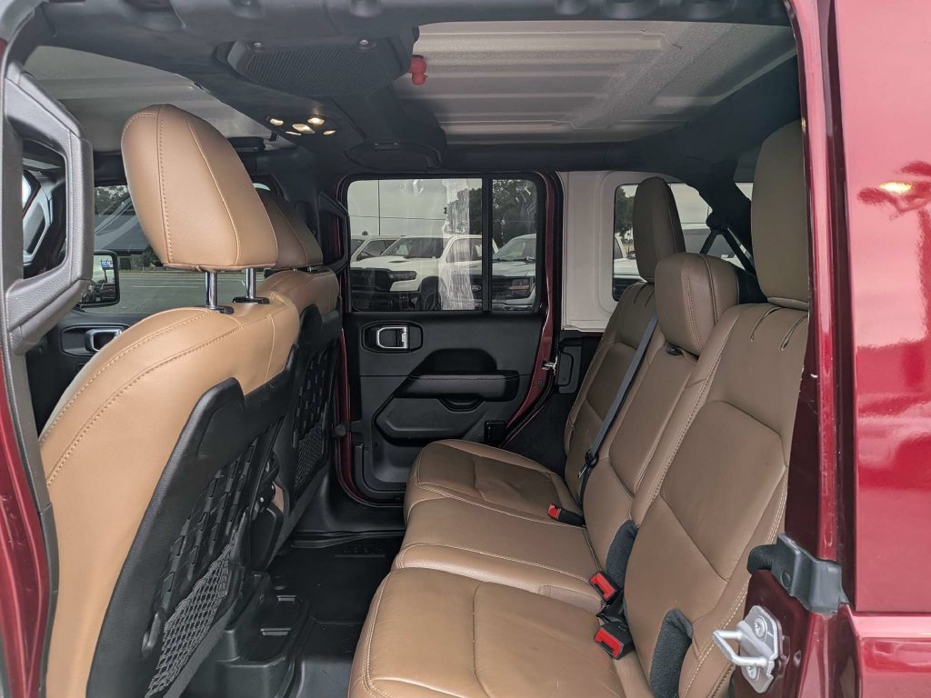 Used 2021 Jeep Wrangler Unlimited Rubicon AWD/4WD image 13
