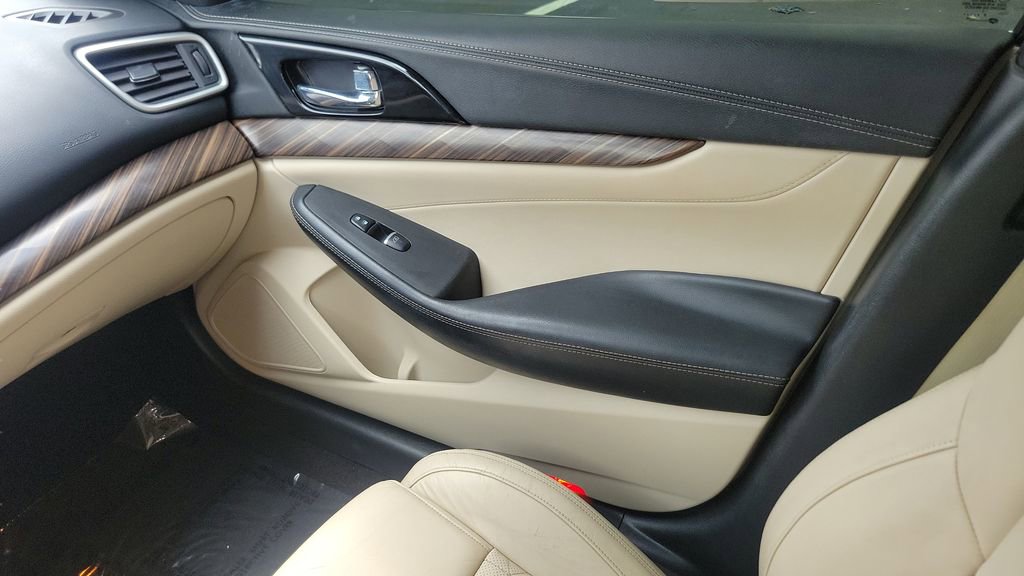 Used 2017 Nissan Maxima Platinum FWD image 13