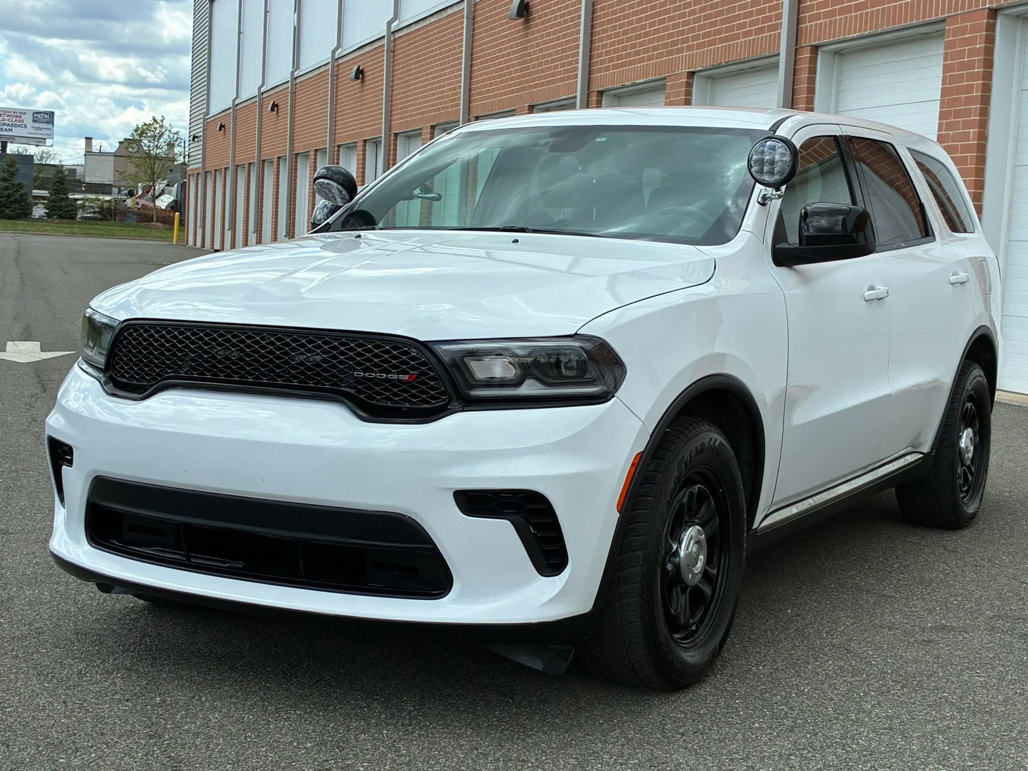 Used 2023 Dodge Durango SXT image 2