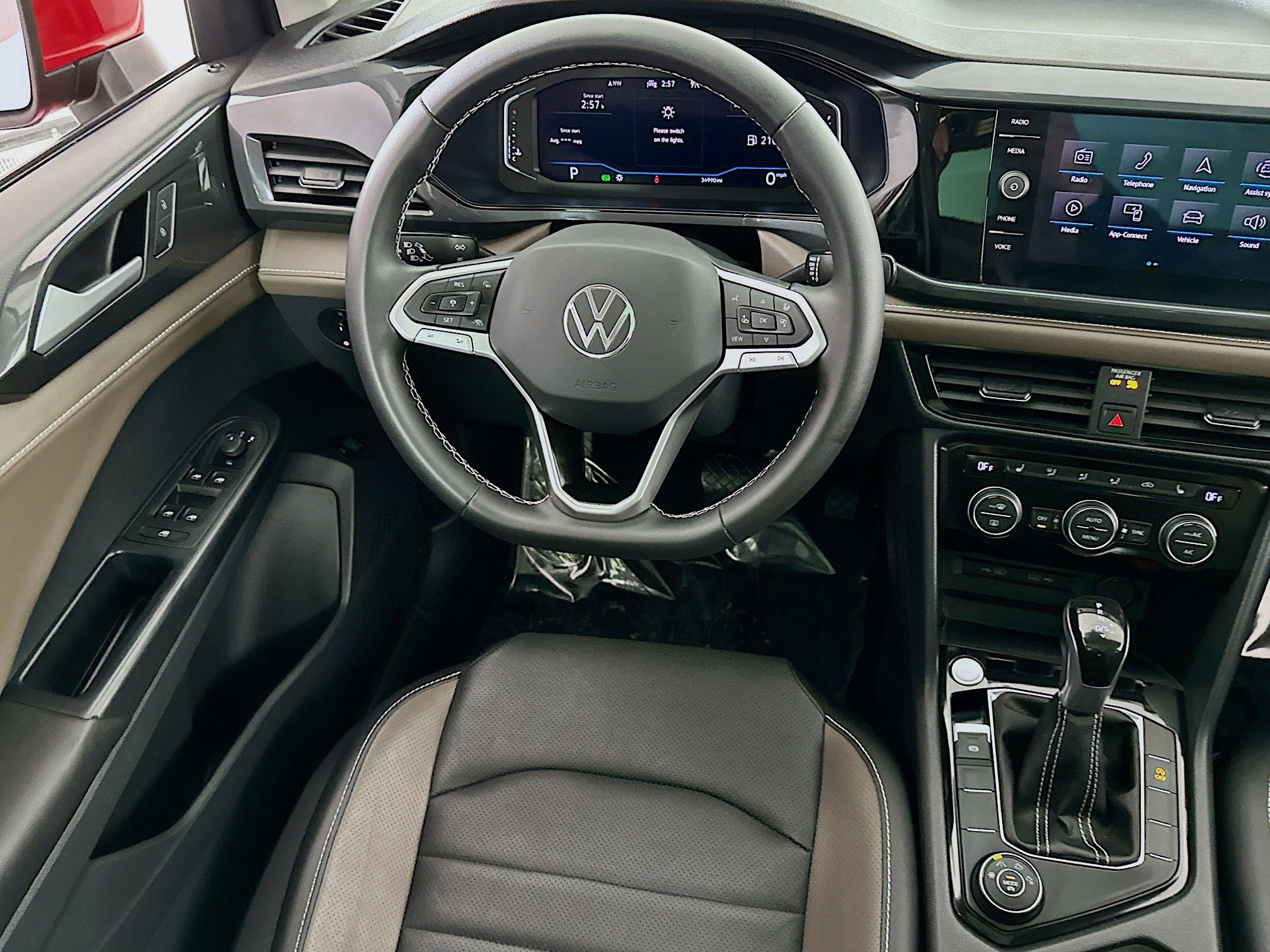 Used 2023 Volkswagen Taos SEL image 23