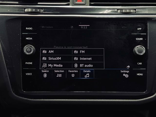 Used 2022 Volkswagen Tiguan SE w/ Panoramic Sunroof Package image 33