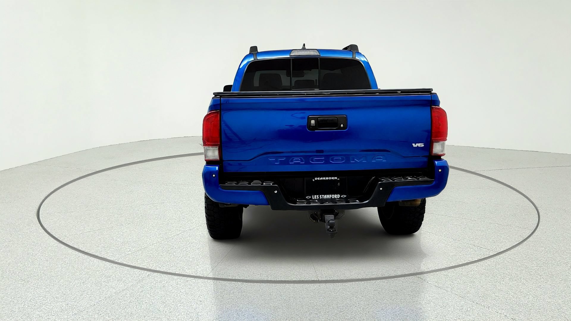 Used 2017 Toyota Tacoma TRD Sport AWD/4WD image 4