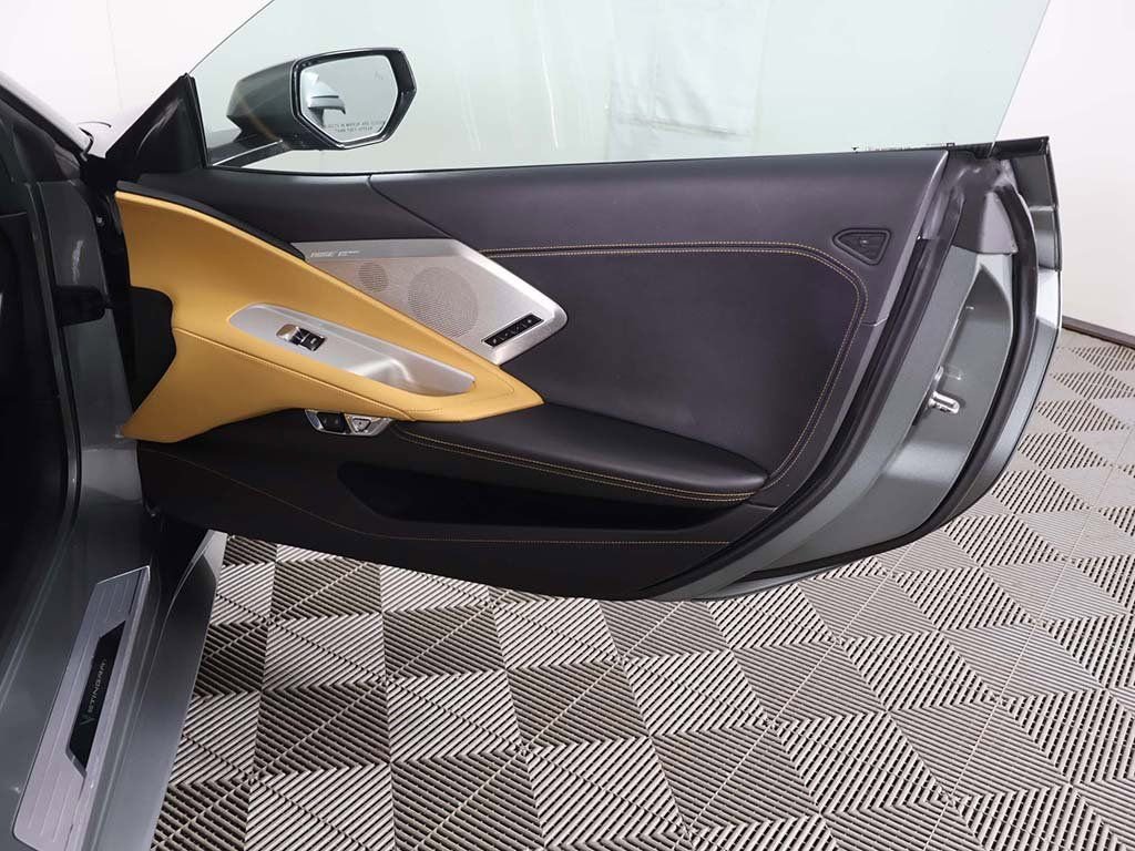 Used 2022 Chevrolet Corvette Stingray Preferred Cpe w/ Z51 Performance Package image 23