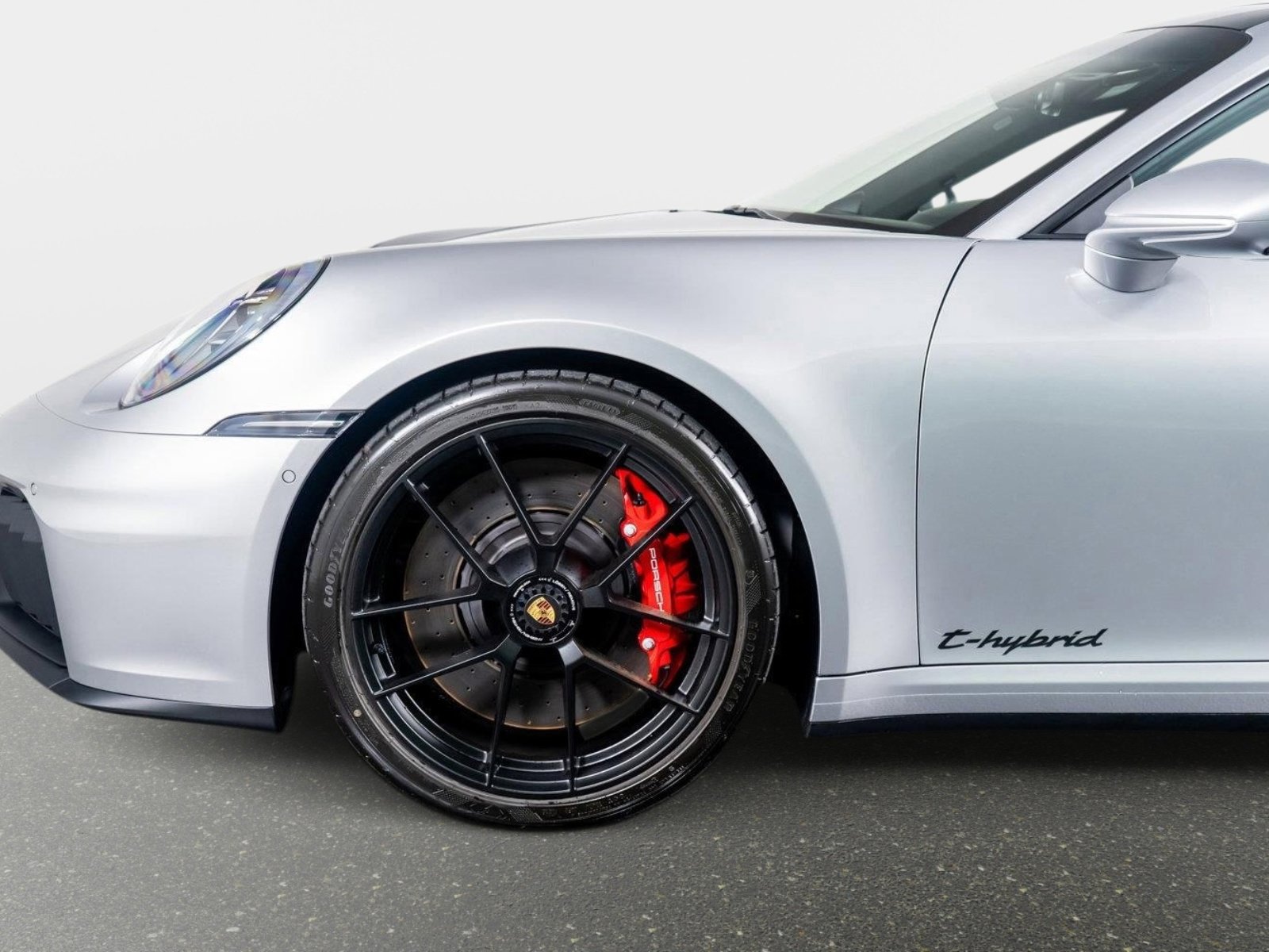 Used 2025 Porsche 911 Carrera GTS RWD image 19