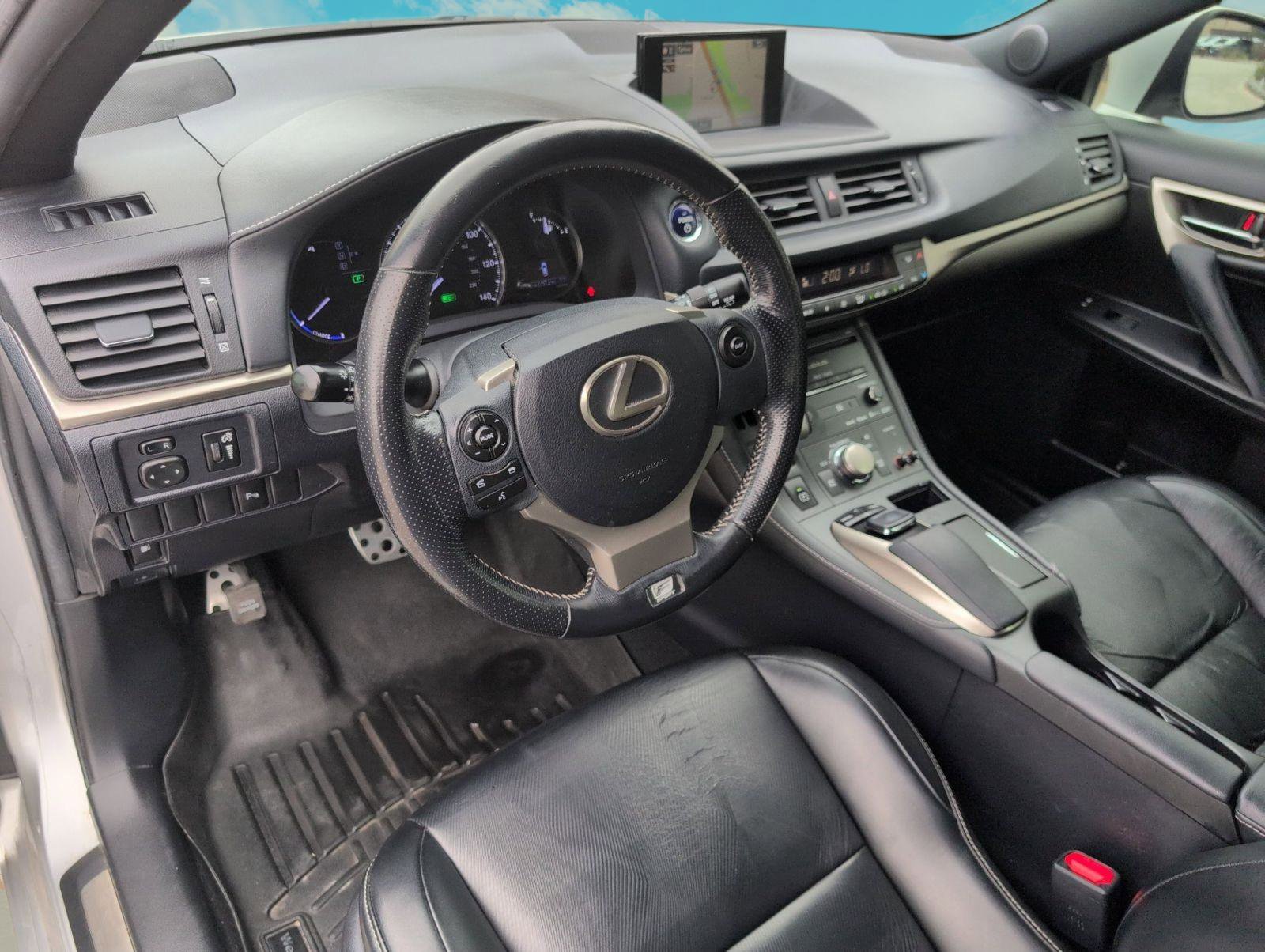 Used 2016 Lexus CT 200h image 6