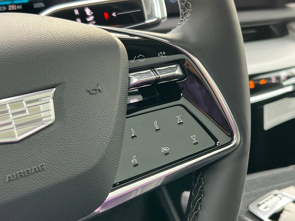 New 2026 Cadillac Optiq Luxury 1 image 34