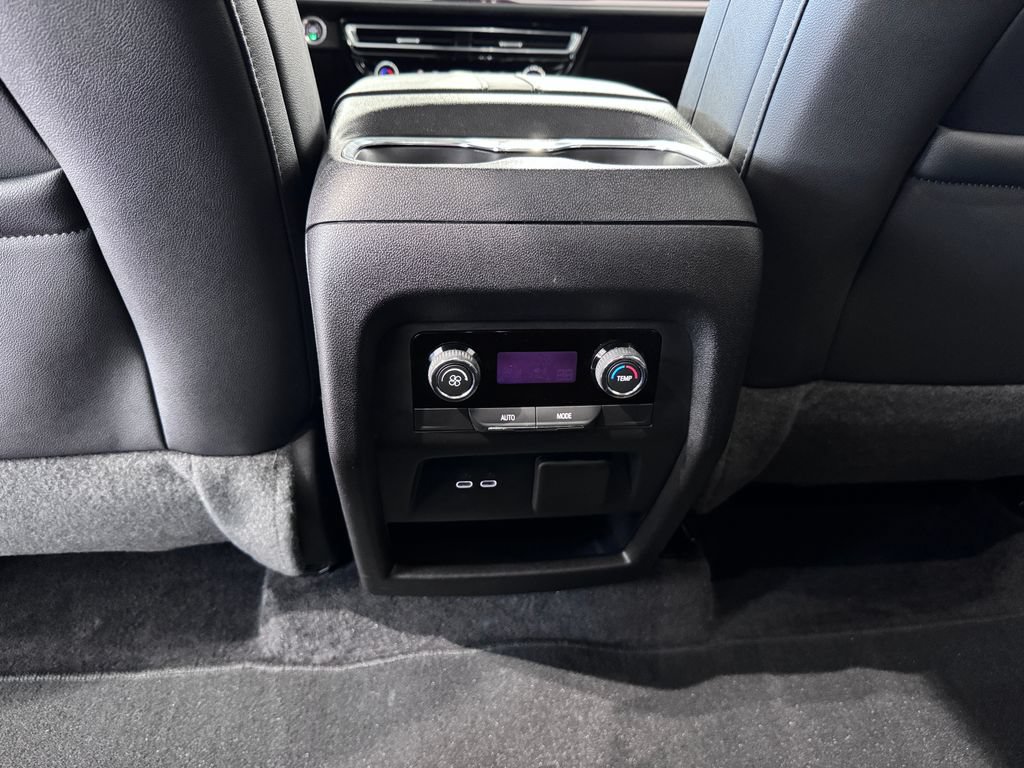 Certified 2024 Chevrolet Traverse Z71 AWD/4WD image 28