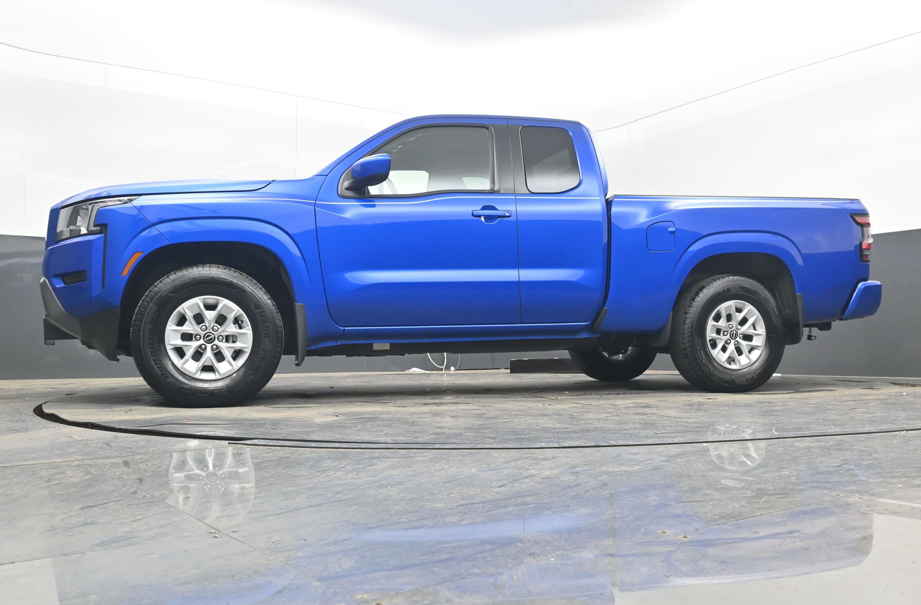 Certified 2024 Nissan Frontier SV image 26