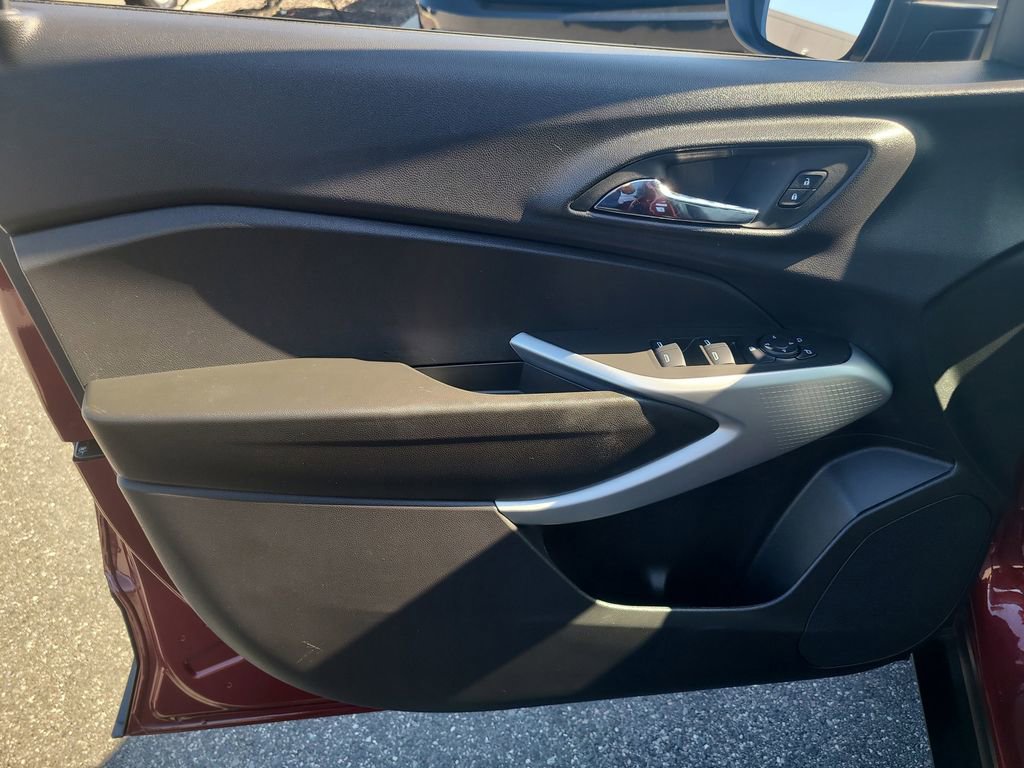 Used 2025 Chevrolet Trax LS image 12