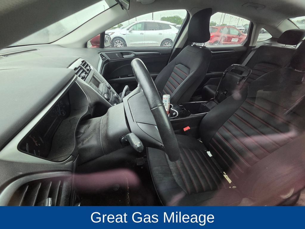 Used 2016 Ford Fusion SE w/ Equipment Group 201A FWD image 13