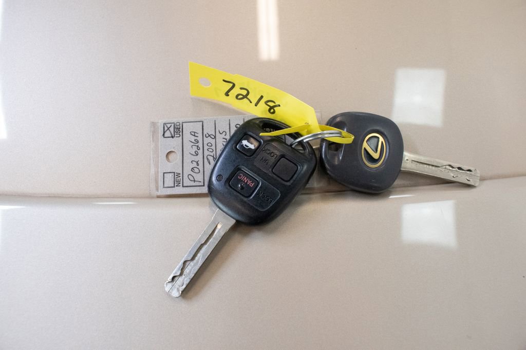 Used 2008 Lexus SC 430 Convertible RWD image 28