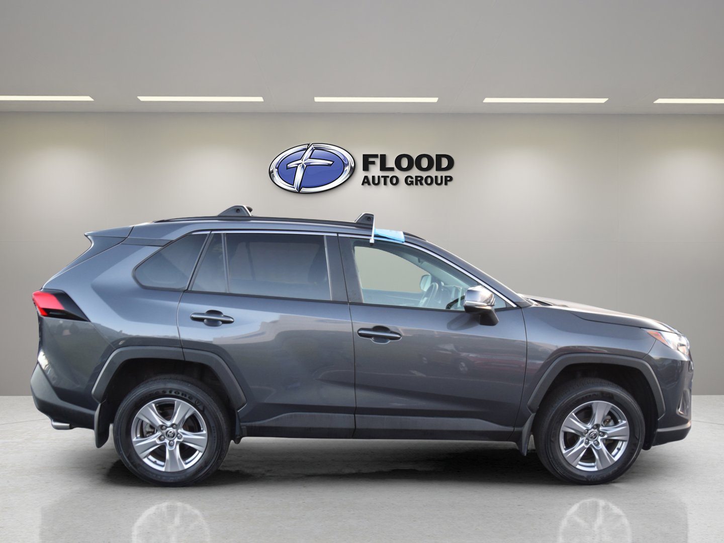 Used 2023 Toyota RAV4 XLE image 3