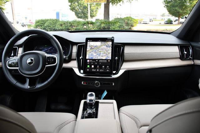 New 2026 Volvo XC90 B6 Plus w/ Protection Package Premier AWD/4WD image 19
