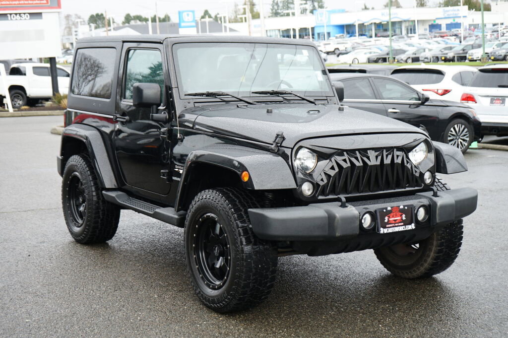 Used 2016 Jeep Wrangler Sahara w/ Connectivity Group image 7