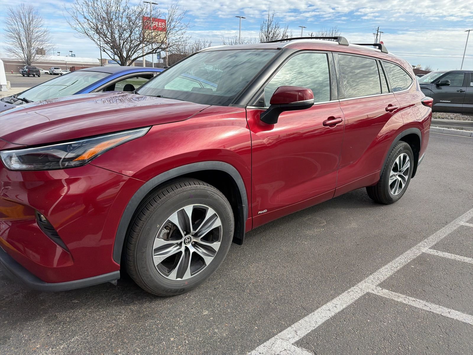 Used 2022 Toyota Highlander XLE image 1