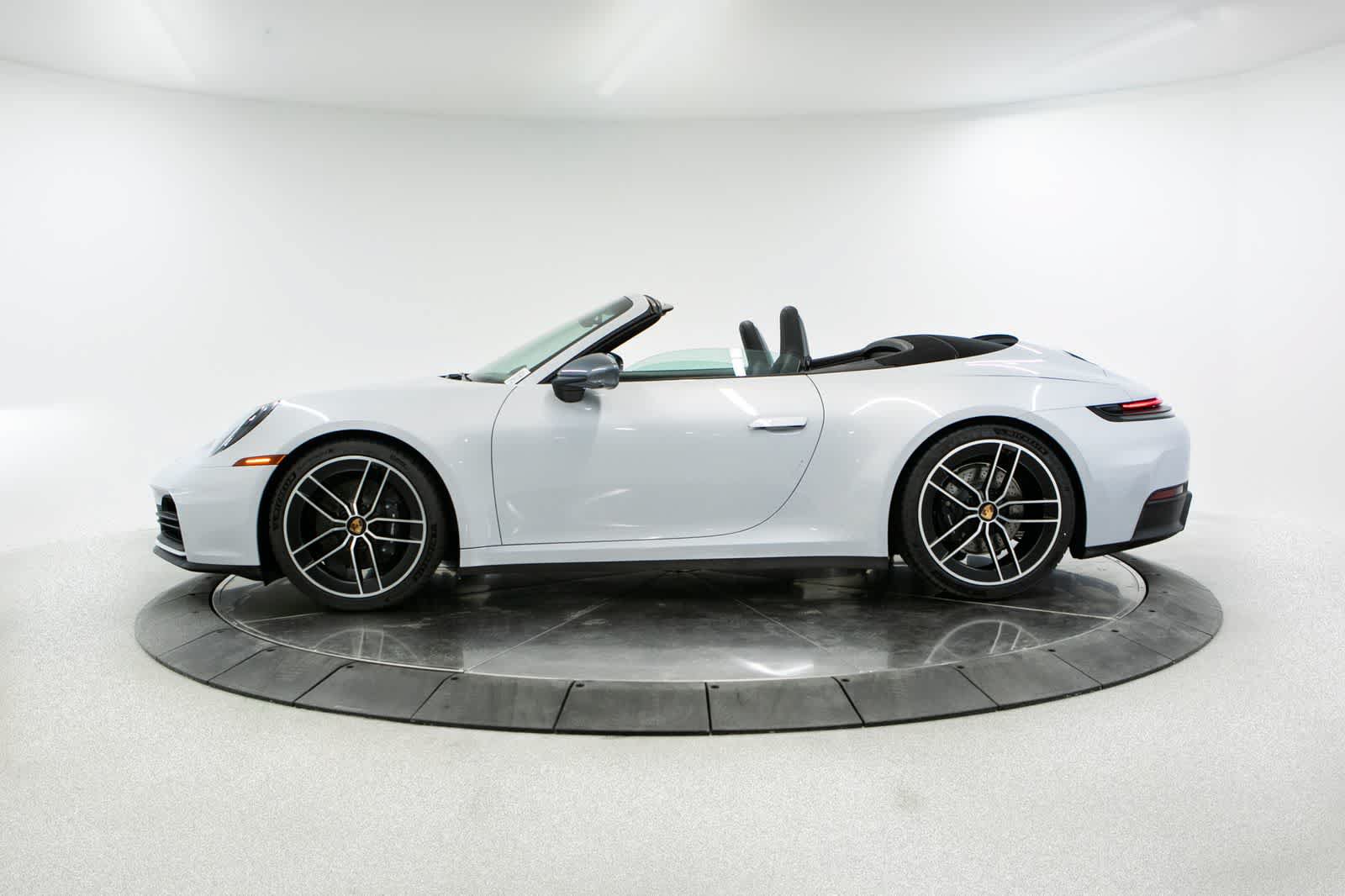 New 2026 Porsche 911 Carrera T RWD image 2