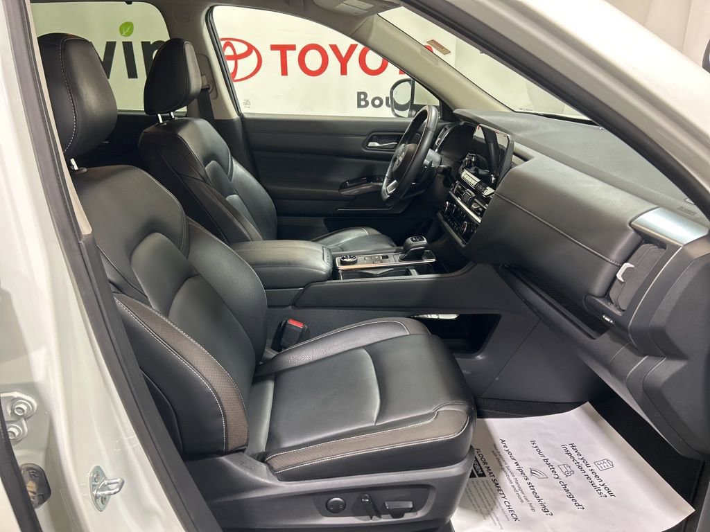 Used 2023 Nissan Pathfinder SL image 13