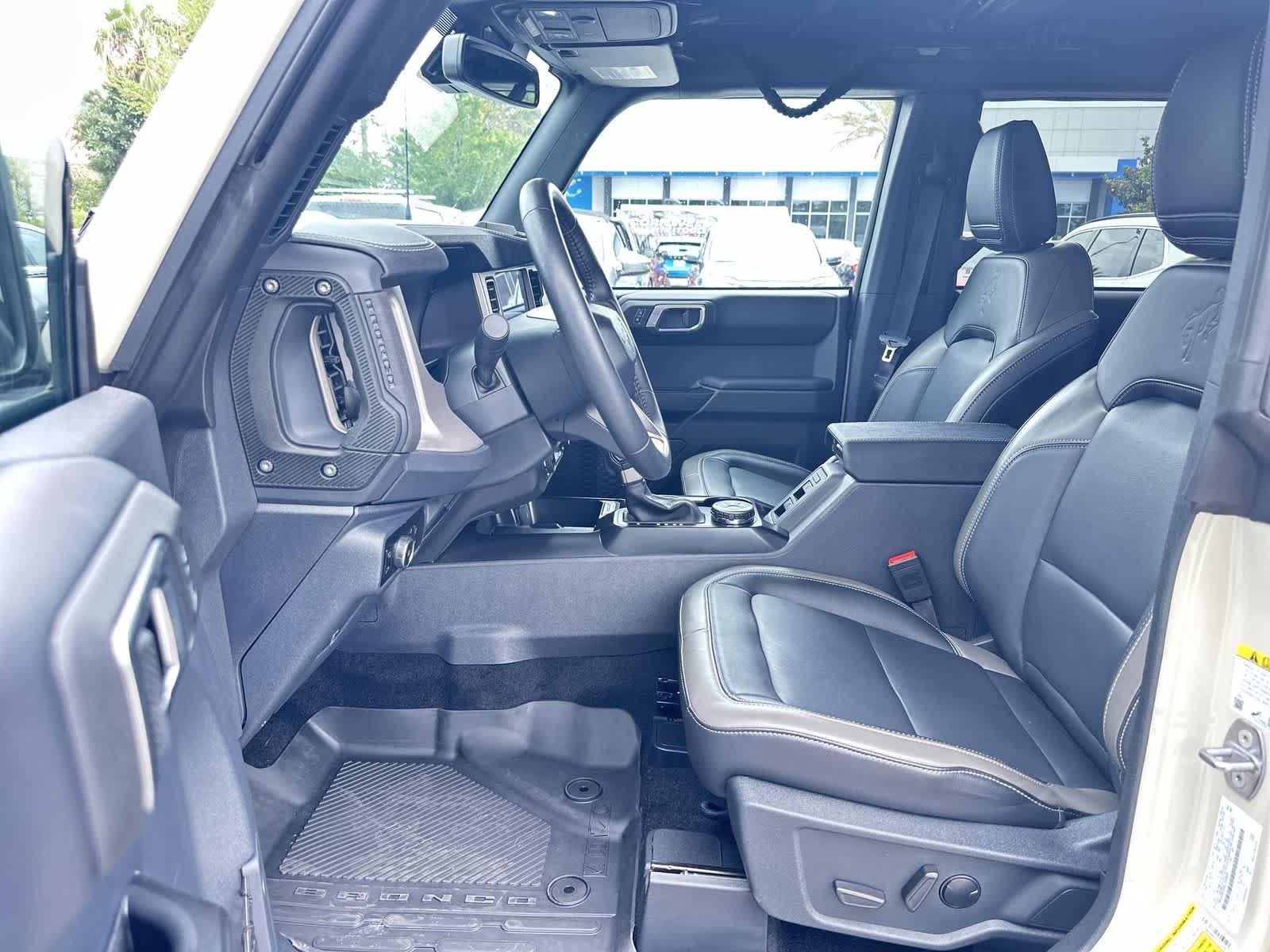 Used 2025 Ford Bronco Outer Banks AWD/4WD image 13