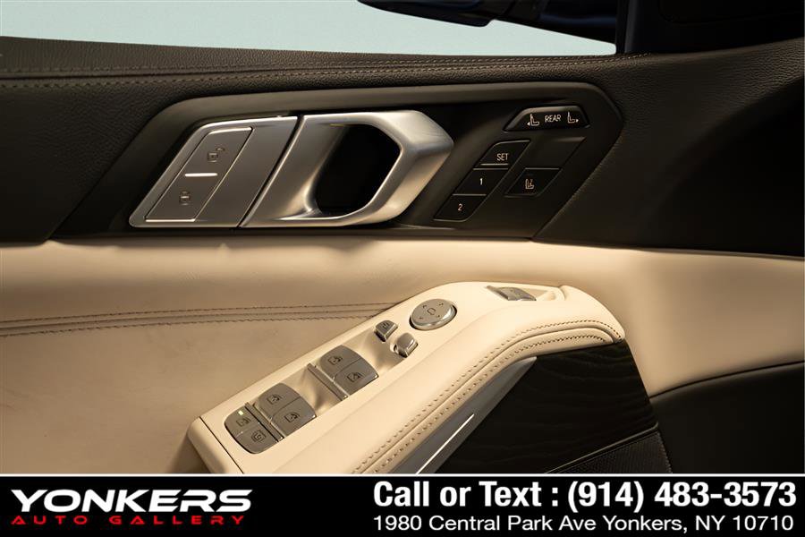 Used 2022 BMW X7 xDrive40i w/ Executive Package image 44