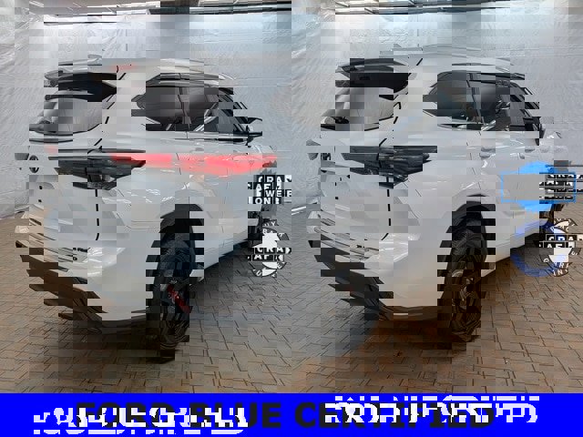 Used 2023 Toyota Highlander XLE image 7