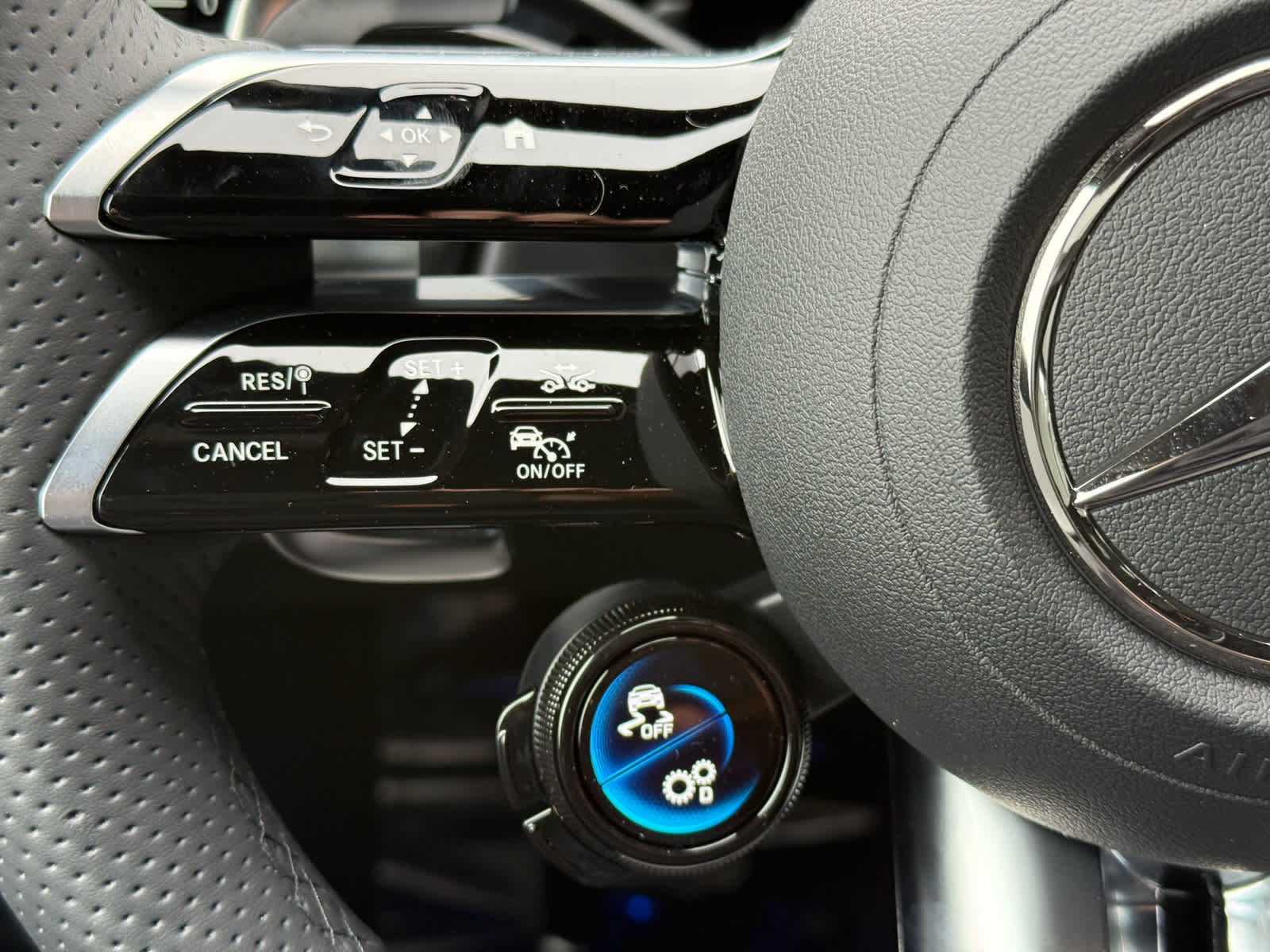 New 2026 Mercedes-Benz E 53 AMG e 4MATIC Sedan image 22