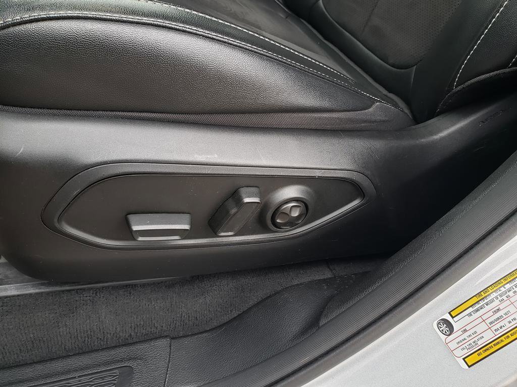 Used 2023 Jeep Grand Cherokee L Laredo image 31