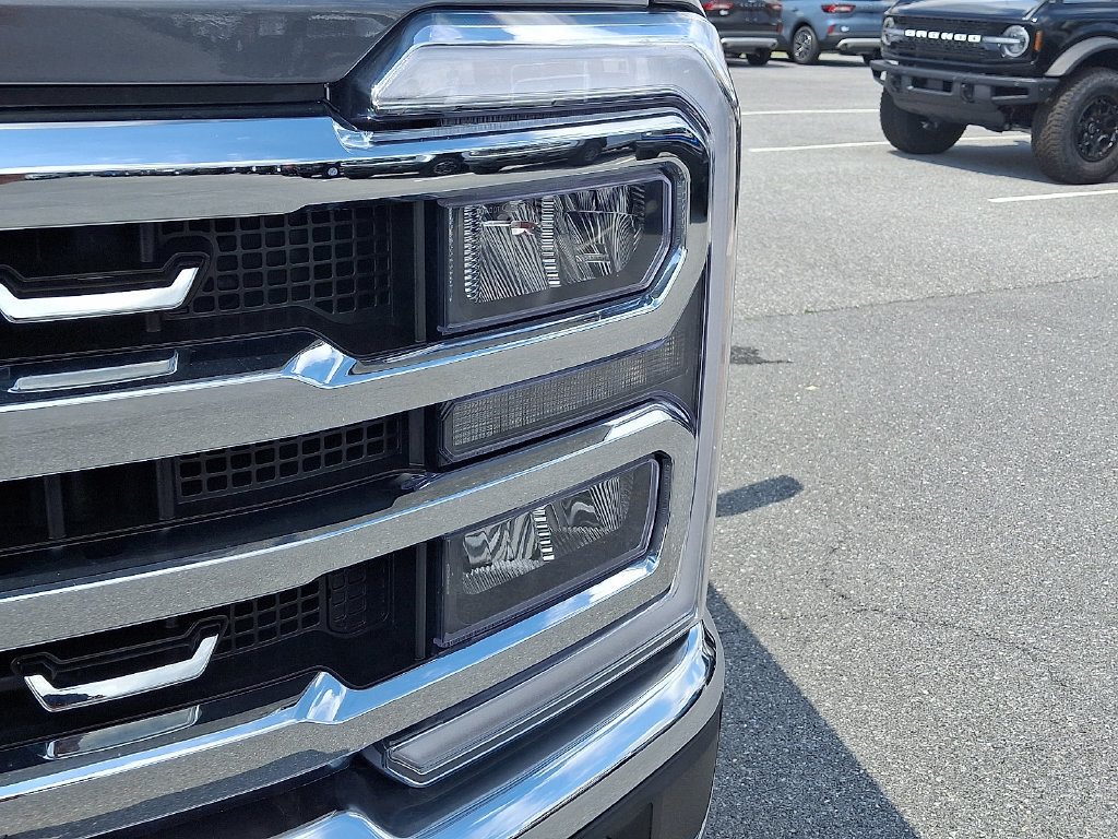 Certified 2023 Ford F250 Lariat w/ Chrome Package AWD/4WD image 9