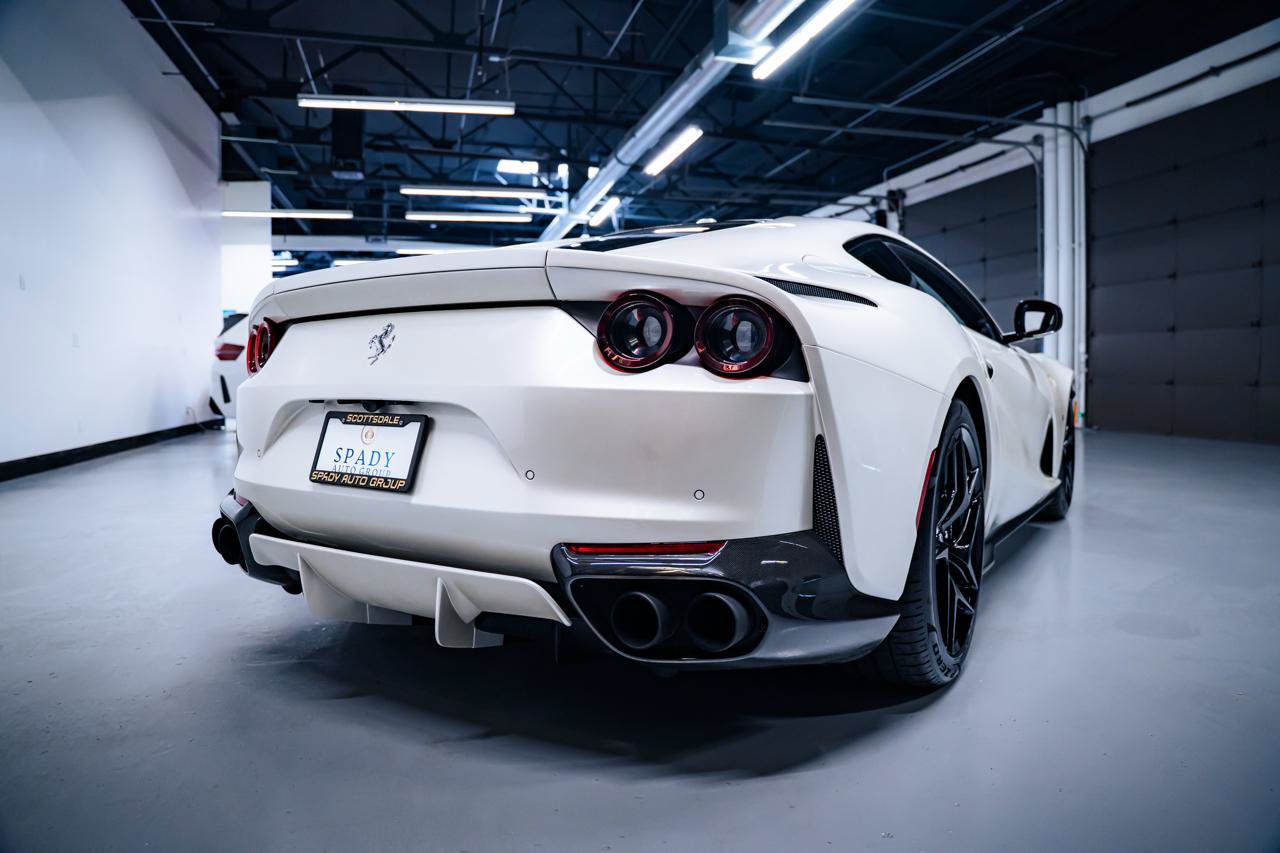 Used 2018 Ferrari 812 Superfast RWD image 5