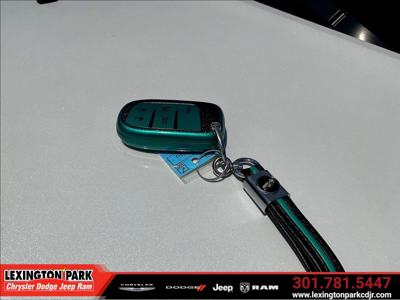 Used 2021 Jeep Grand Cherokee Summit AWD/4WD image 34