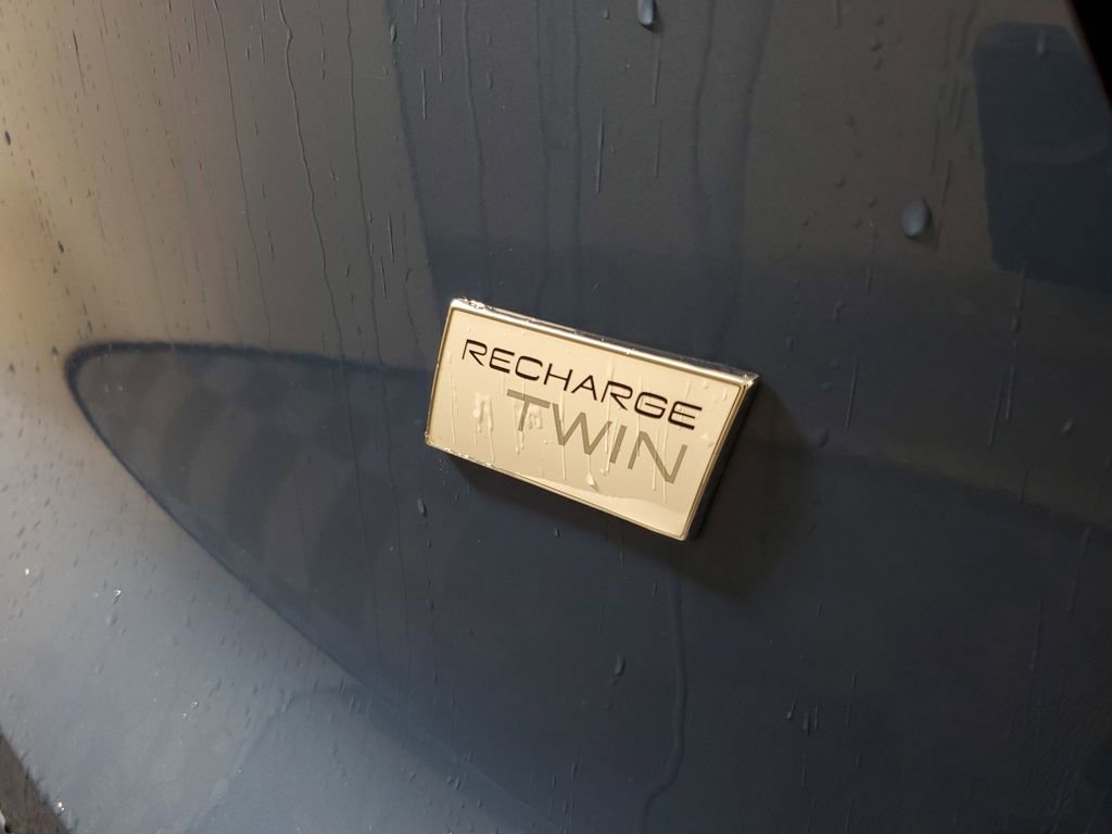 Certified 2024 Volvo XC40 Recharge Core w/ Protection Package Premier image 9
