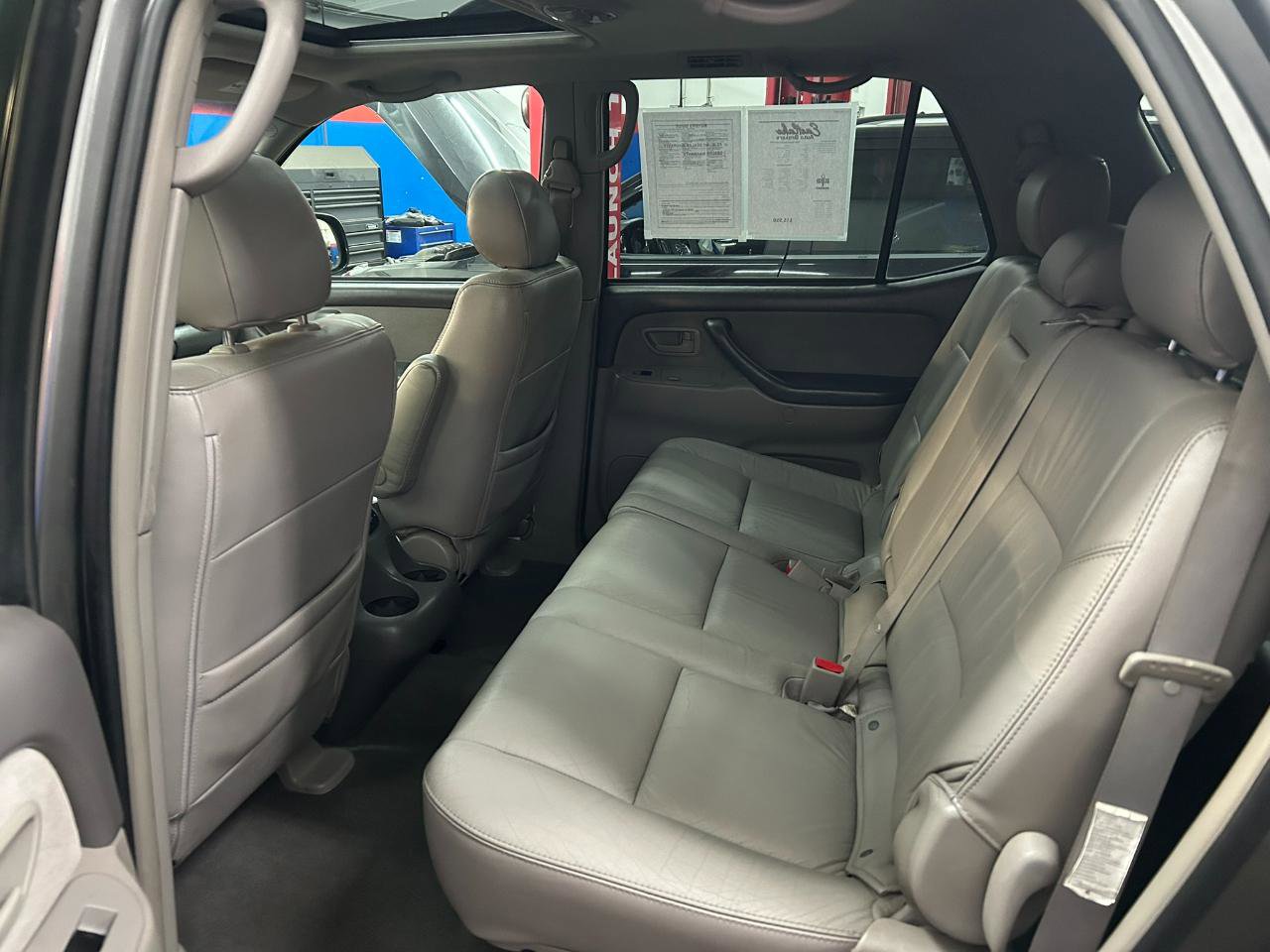 Used 2006 Toyota Sequoia SR5 AWD/4WD image 14