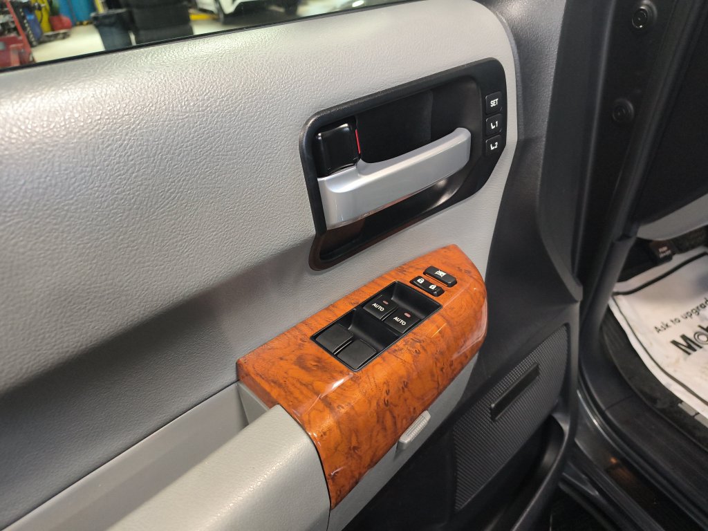 Used 2019 Toyota Sequoia Platinum AWD/4WD image 15