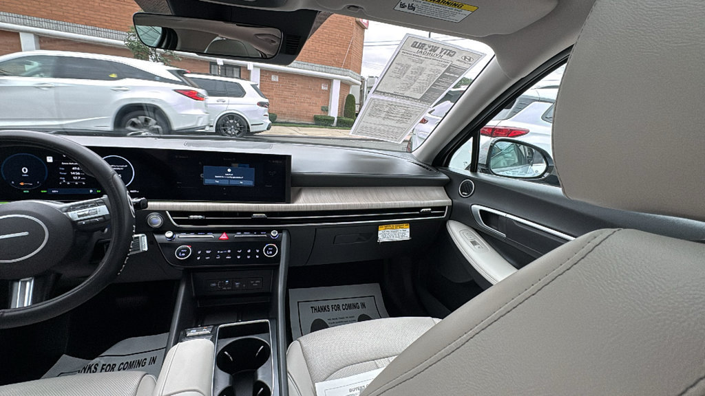 Used 2025 Hyundai Sonata Limited FWD image 28