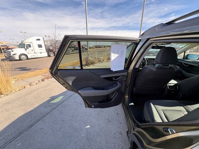 Used 2025 Subaru Outback Onyx Edition image 21