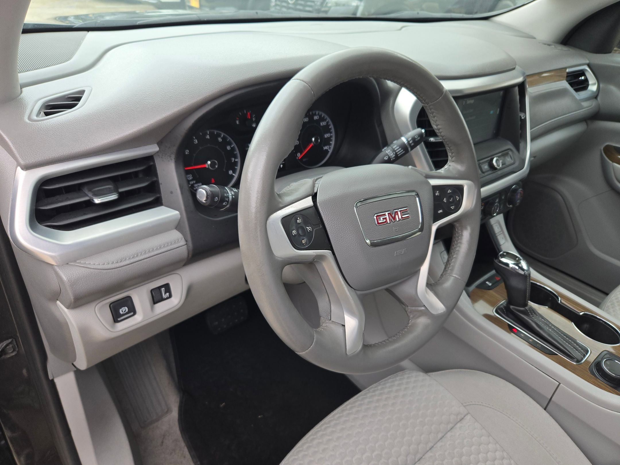Used 2017 GMC Acadia SLE w/ Driver Alert Package I FWD image 10