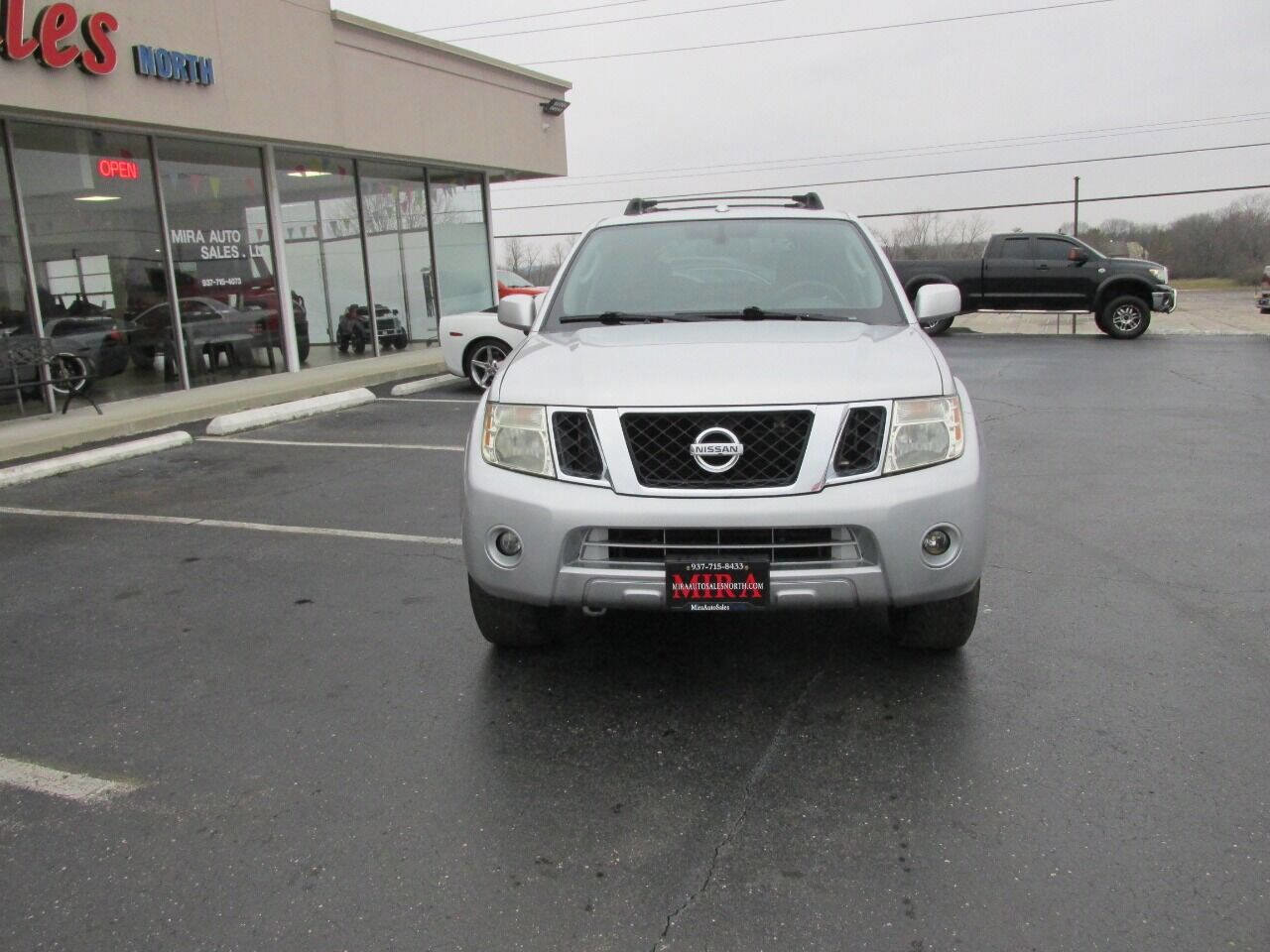 Used 2010 Nissan Pathfinder SE w/ SE Premium Journey Pkg image 4
