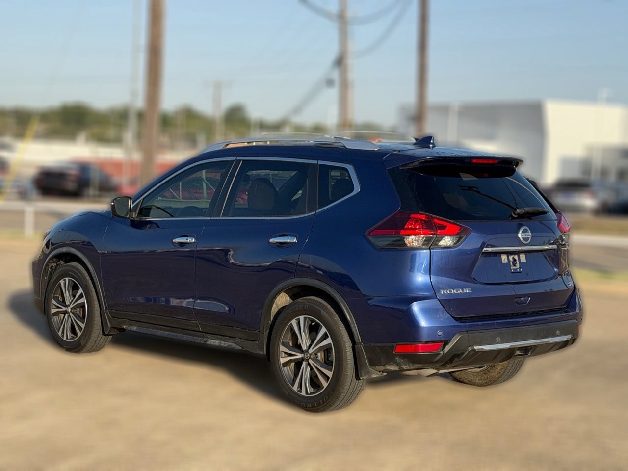 Used 2019 Nissan Rogue SV w/ Sun & Sound Touring Package FWD image 6