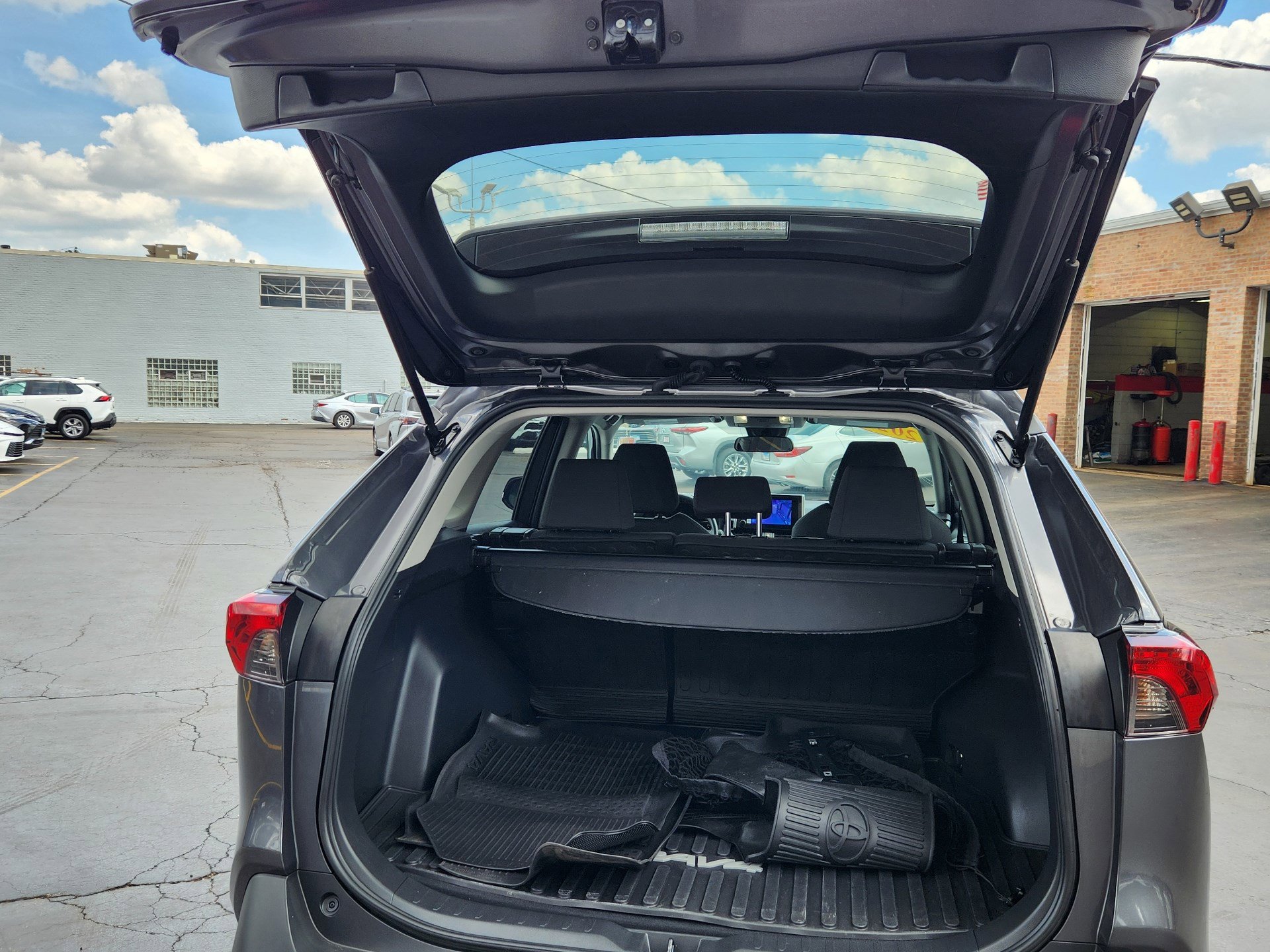 Certified 2024 Toyota RAV4 XLE AWD/4WD image 26