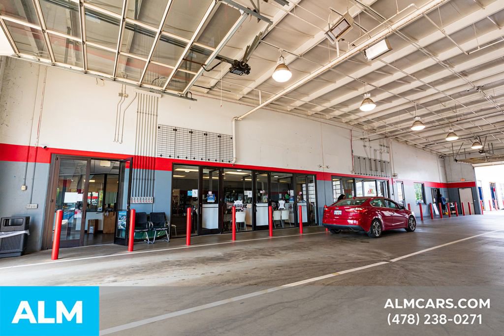 Used 2025 Chevrolet Trax LS image 89