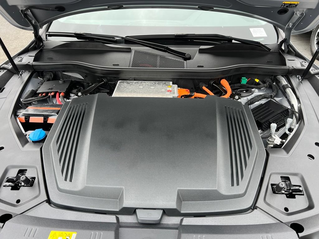 Used 2022 Audi e-tron Premium AWD/4WD image 45