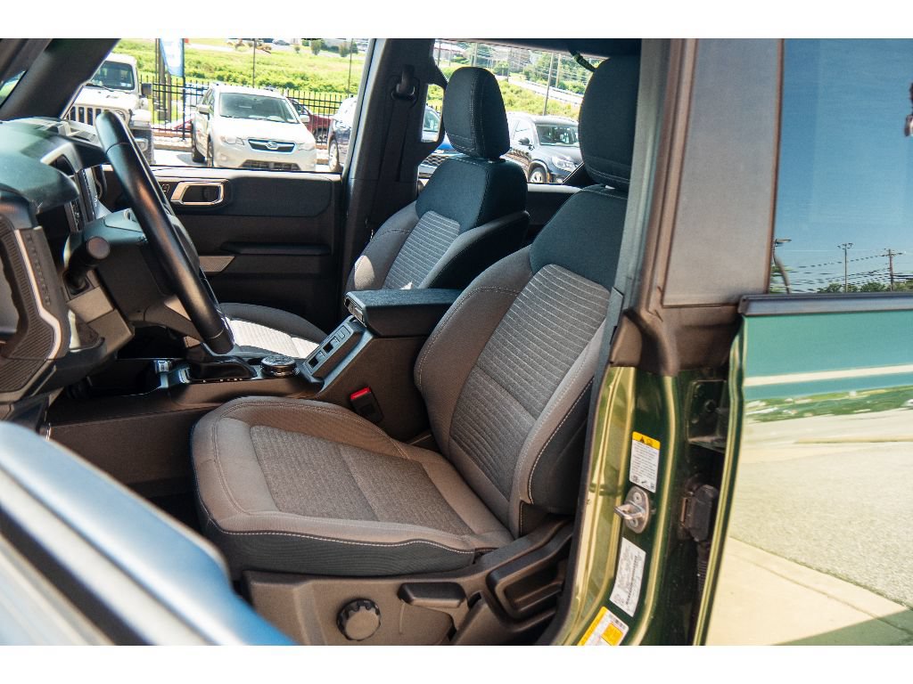 Used 2023 Ford Bronco Outer Banks w/ Sasquatch Package AWD/4WD image 10