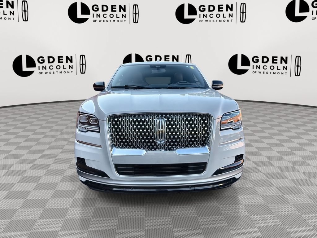 Used 2022 Lincoln Navigator Reserve AWD/4WD image 3