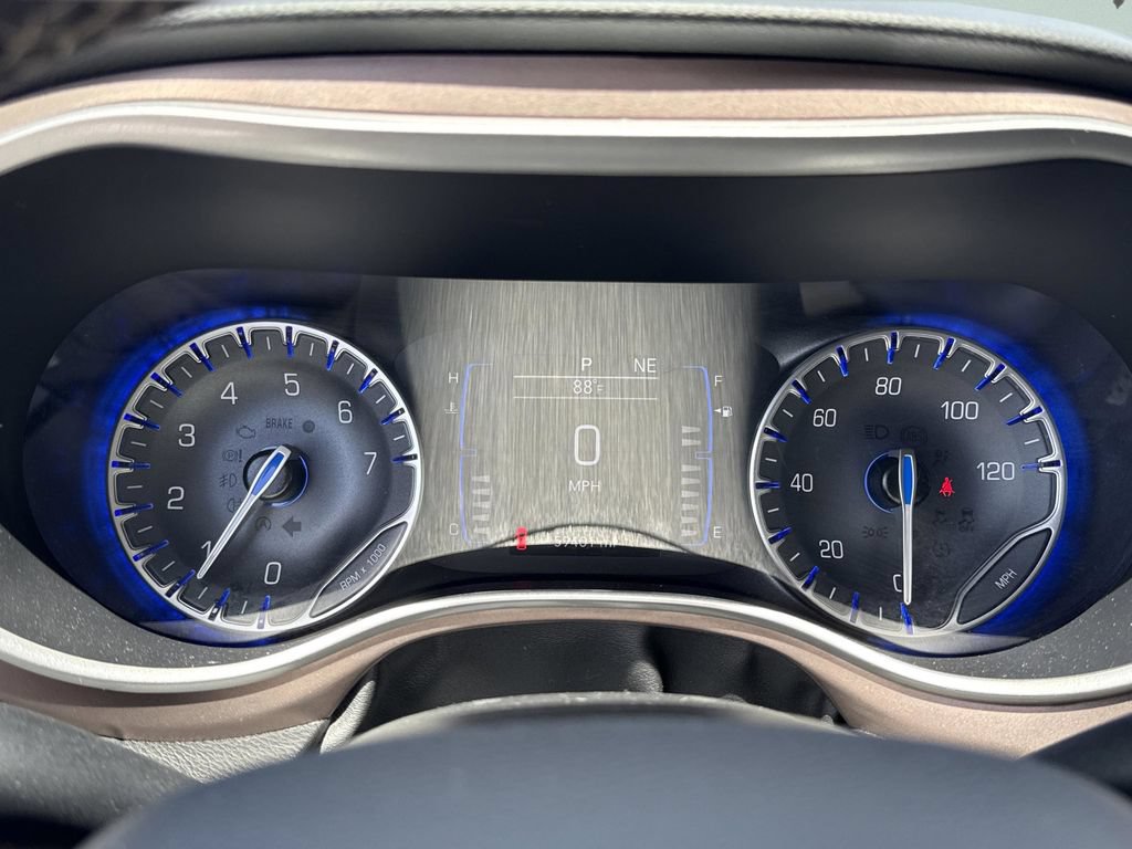 Used 2023 Chrysler Voyager LX FWD image 39