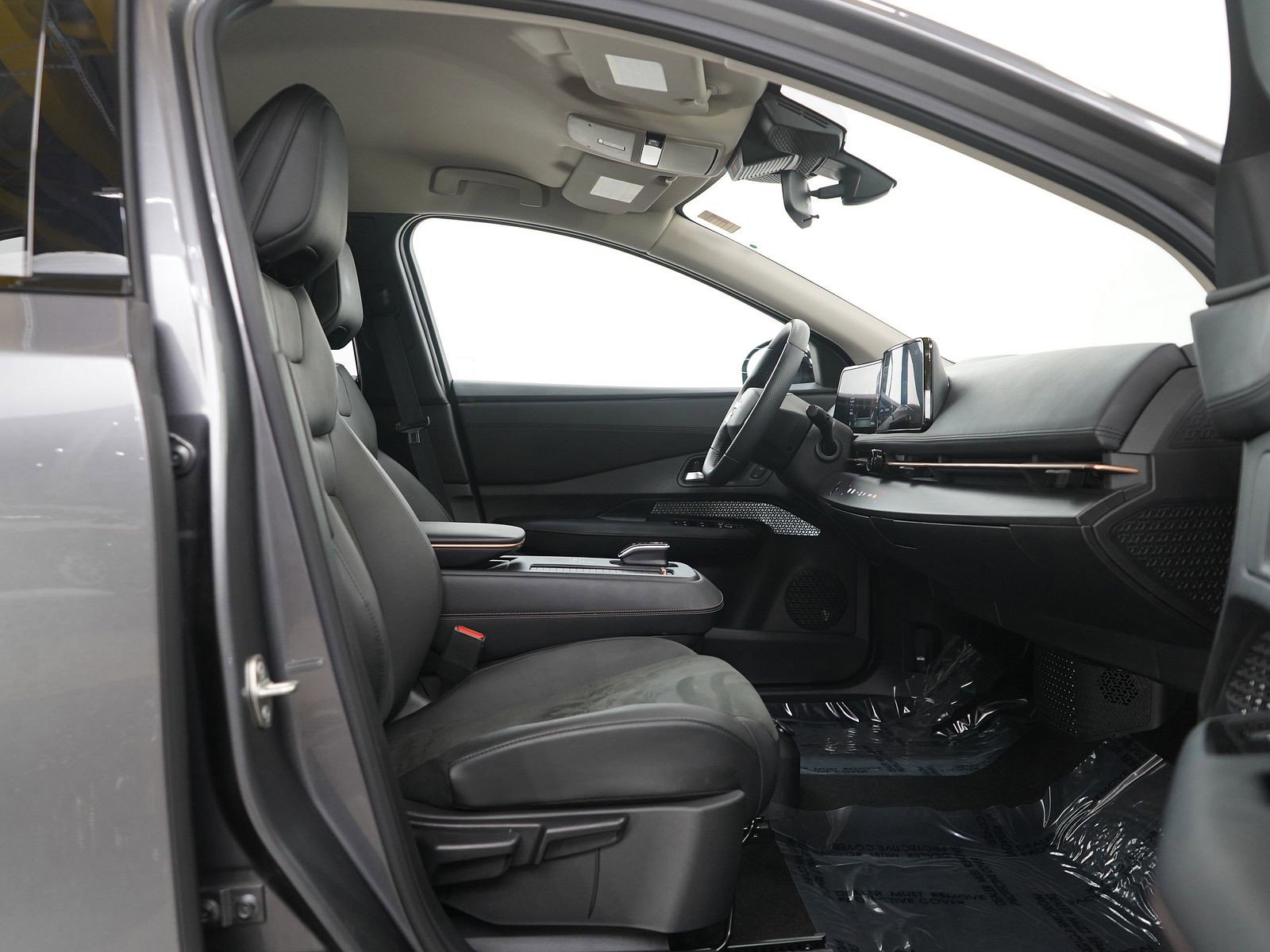 Used 2024 Nissan Ariya AWD image 10