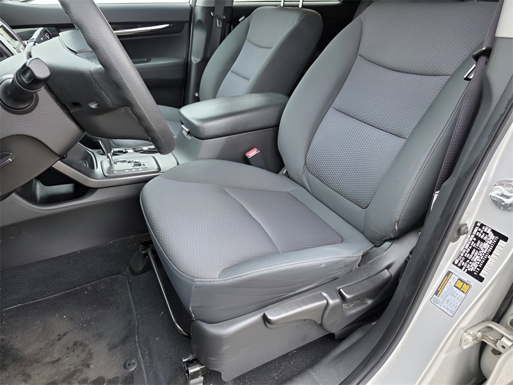 Used 2013 Kia Sorento LX image 17
