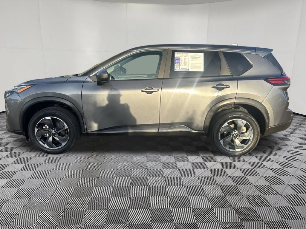 Used 2025 Nissan Rogue SV AWD/4WD image 4