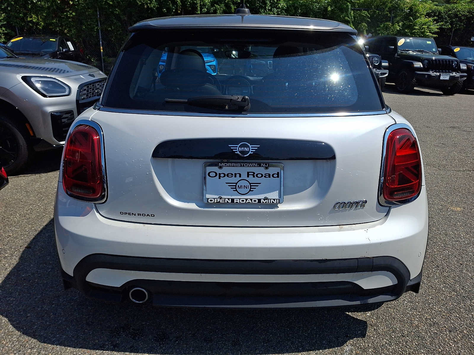 Used 2024 MINI Cooper 2-Door Hardtop FWD image 5